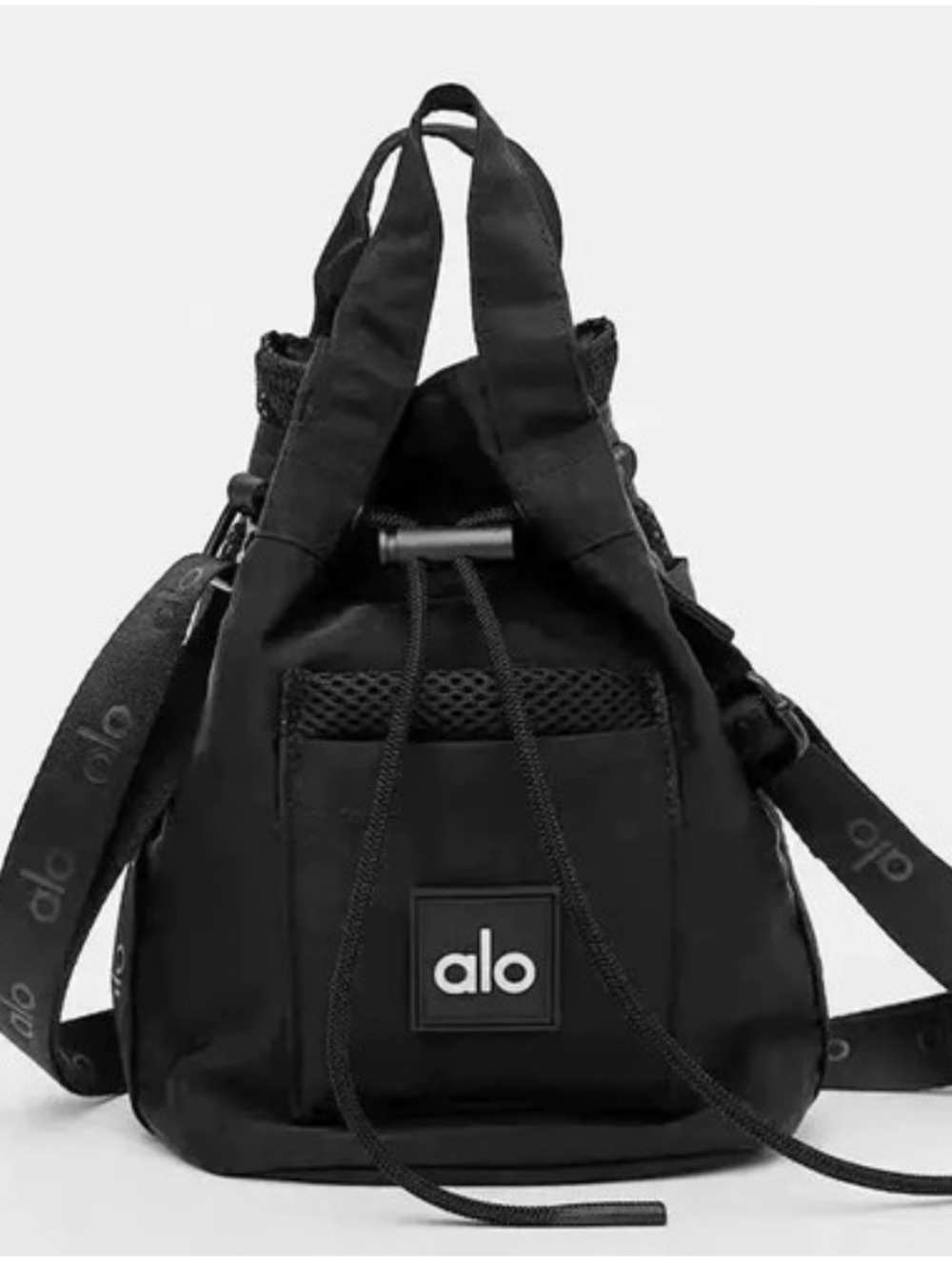ALO Yoga Black Mini Bucket Crossbody nwt pockets gym fitness Bag
